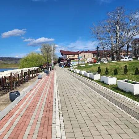 Riva Srebrno Jezero * Veliko Gradište