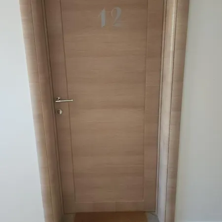 Riva Srebrno Jezero דירה